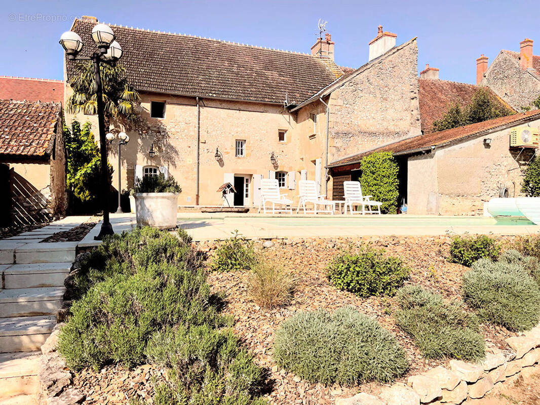 Maison à SAINT-MENOUX