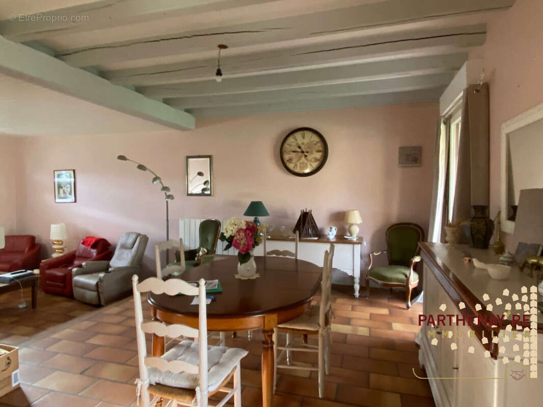Maison à THENEZAY