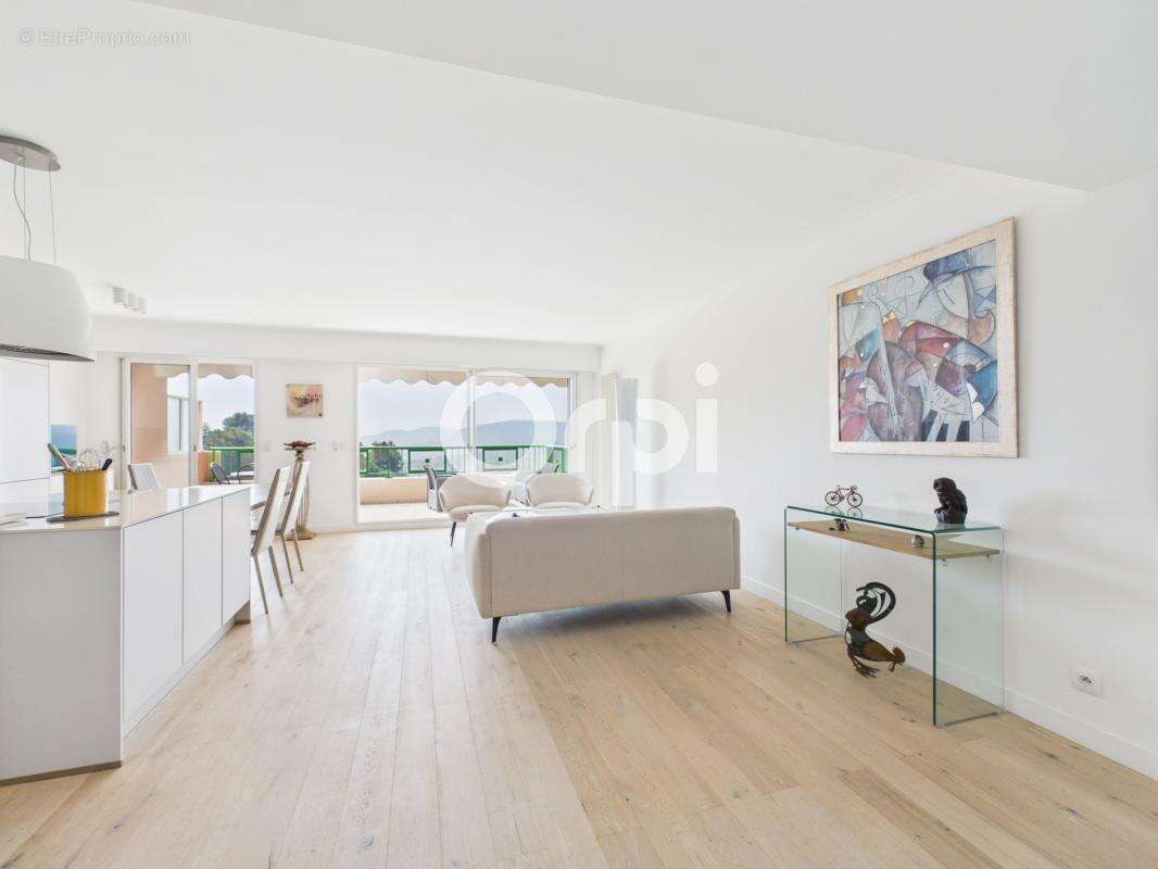 Appartement à MANDELIEU-LA-NAPOULE