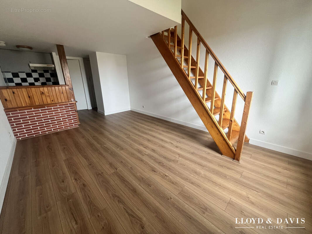 Salon - Appartement à BORDEAUX
