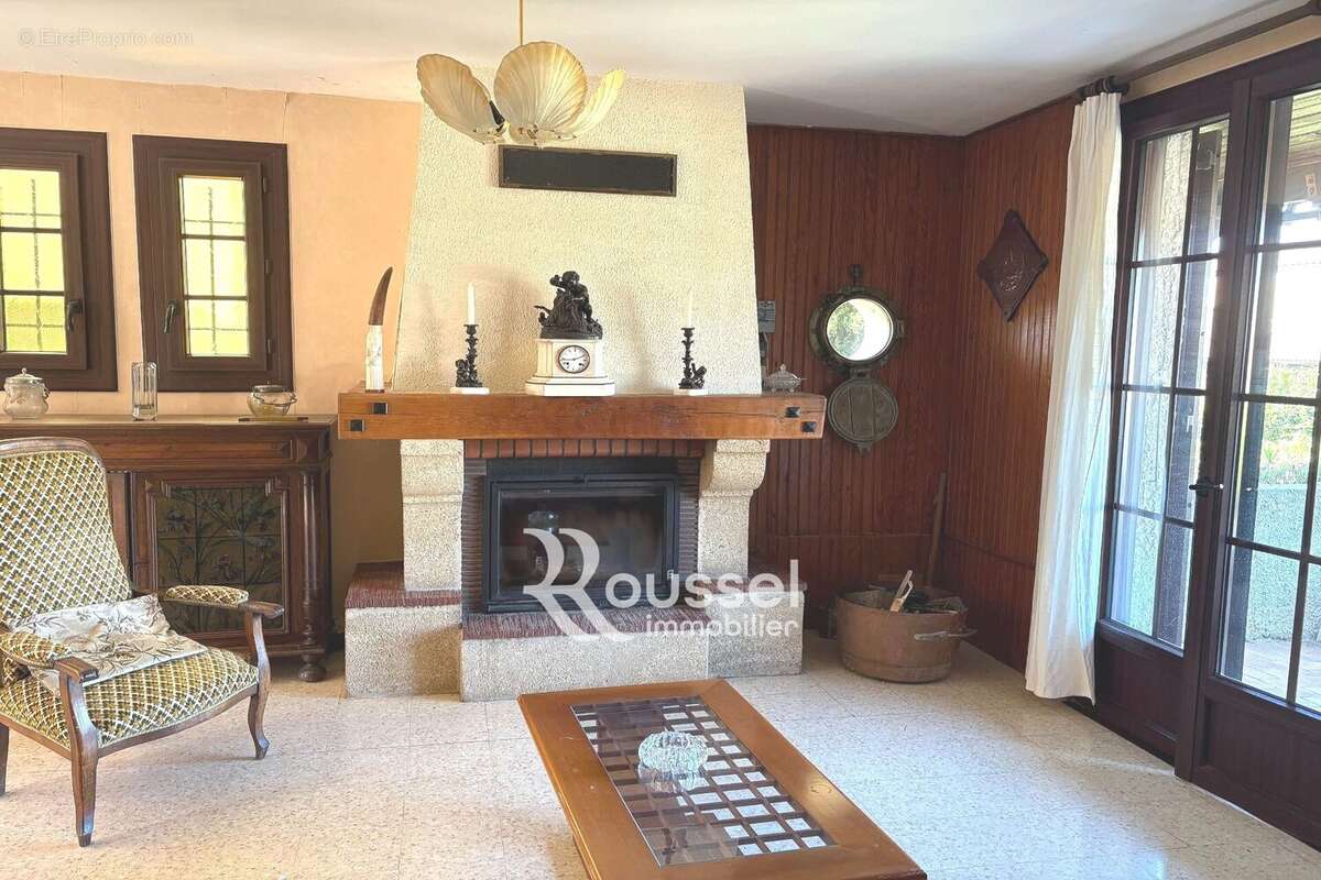 Maison à POUSSAN