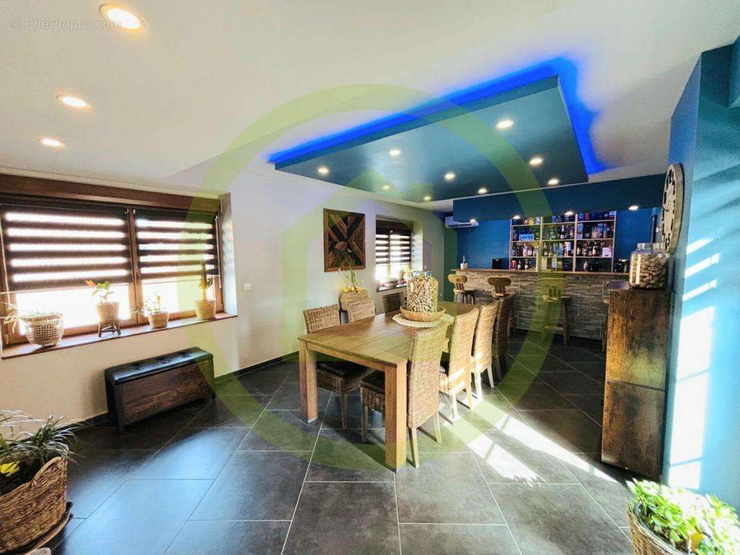 Maison à VERCHAIN-MAUGRE