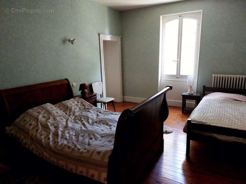 Maison de maitre avec  dependances deux pigeonniers sur parc de 5000m² - photo 25