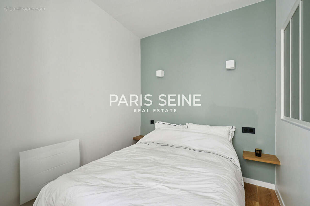 Appartement à PARIS-1E