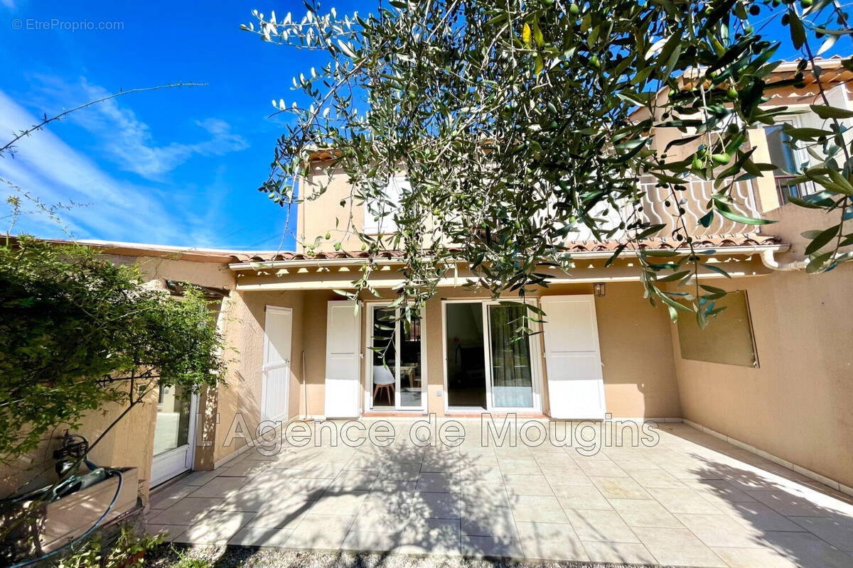 Maison à MOUGINS