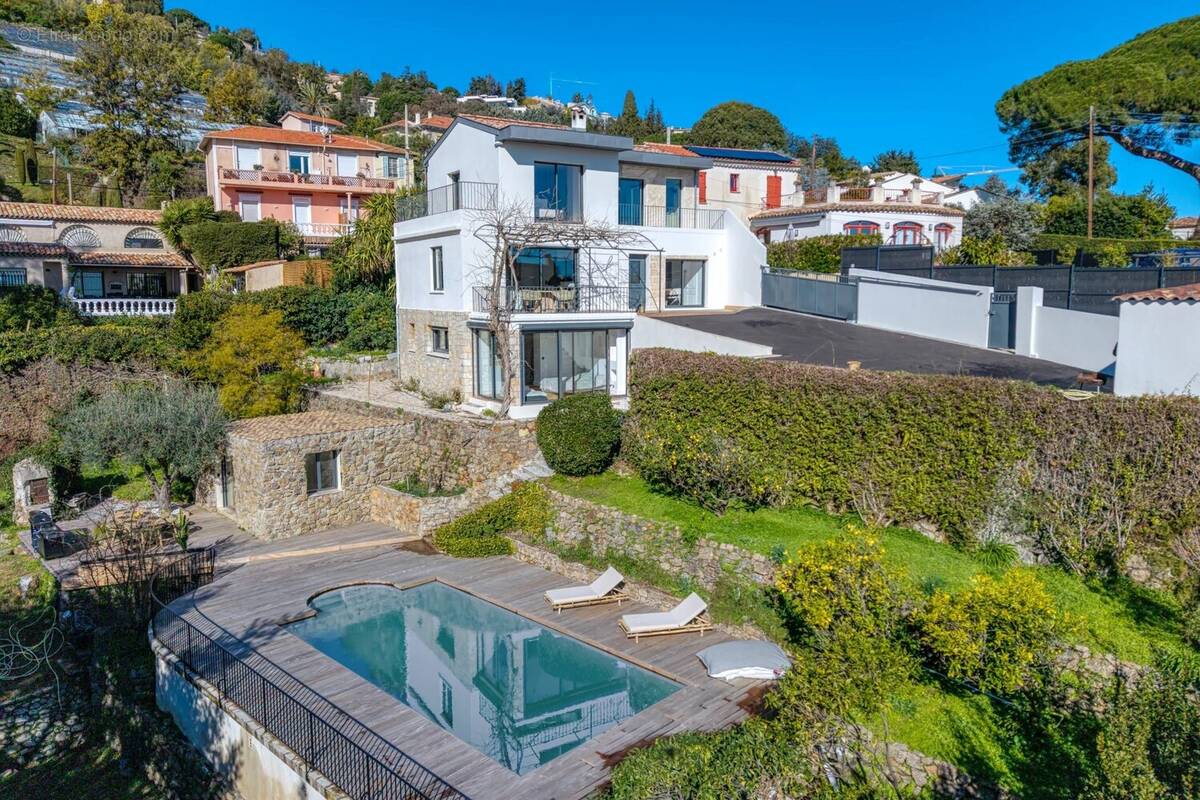 Maison à VALLAURIS