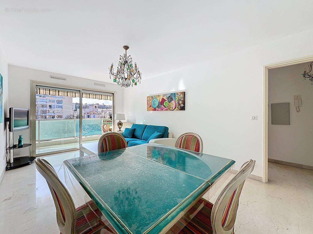 Appartement à CAGNES-SUR-MER