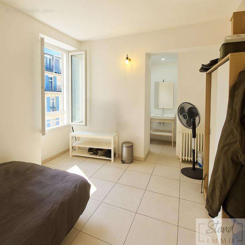 Appartement à MARSEILLE-6E