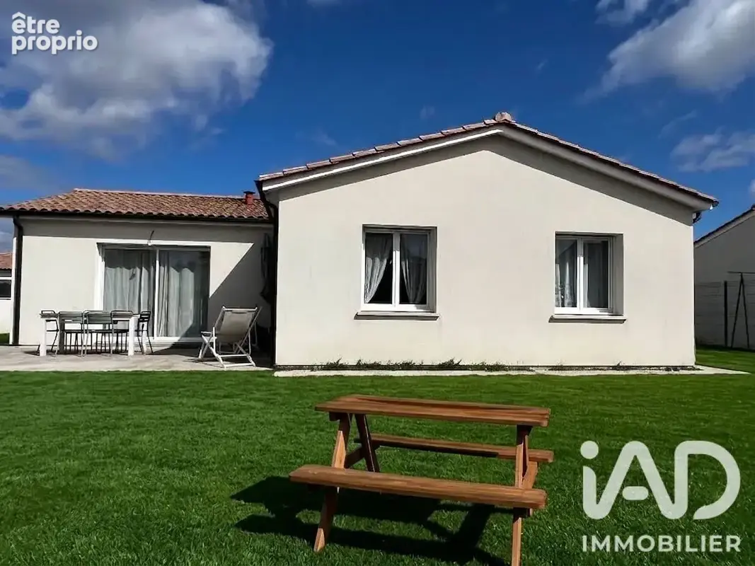 Photo 1 - Maison à VAYRES