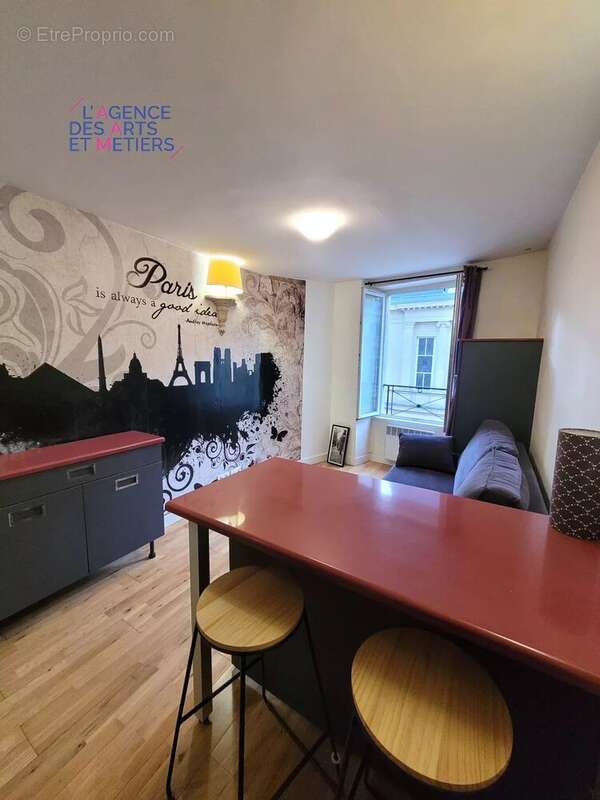 Appartement à PARIS-3E