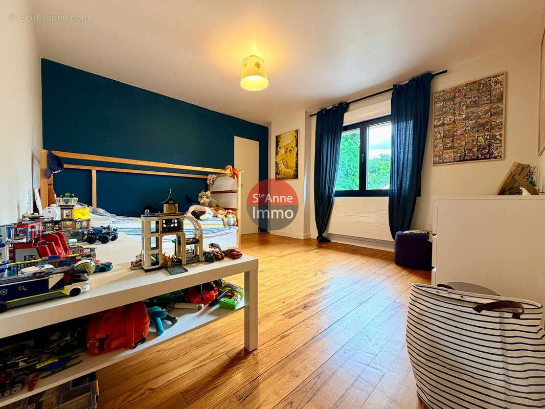 Amiens - maison - 210 m2 - 5 chambres - jardin - garages - photo 19