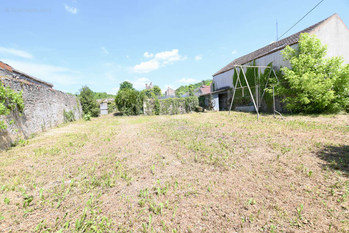 Maison à L'ISLE-SUR-SEREIN