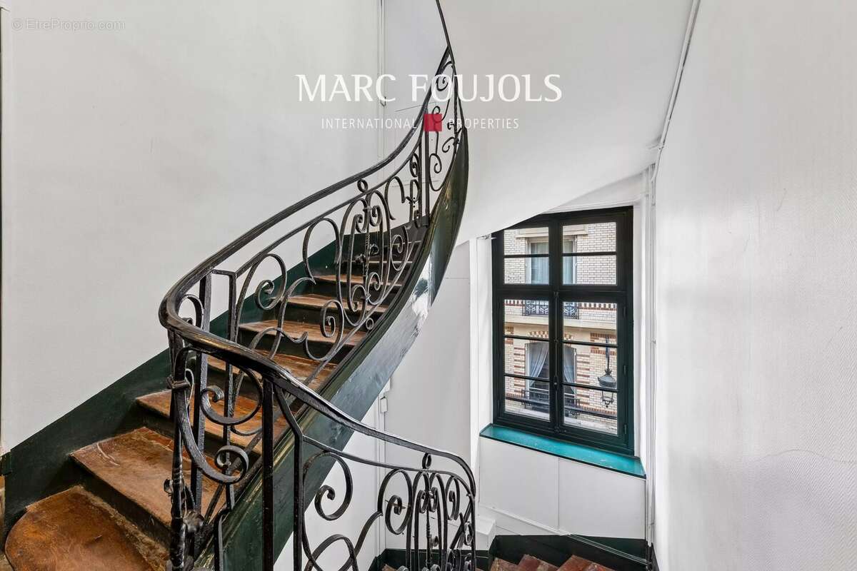 Appartement à PARIS-7E