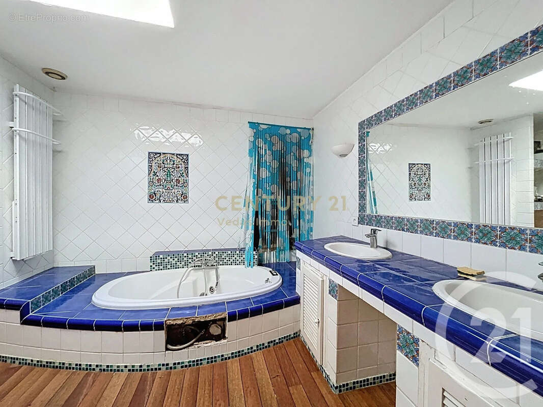 Maison à SAINT-JEAN-DE-VEDAS