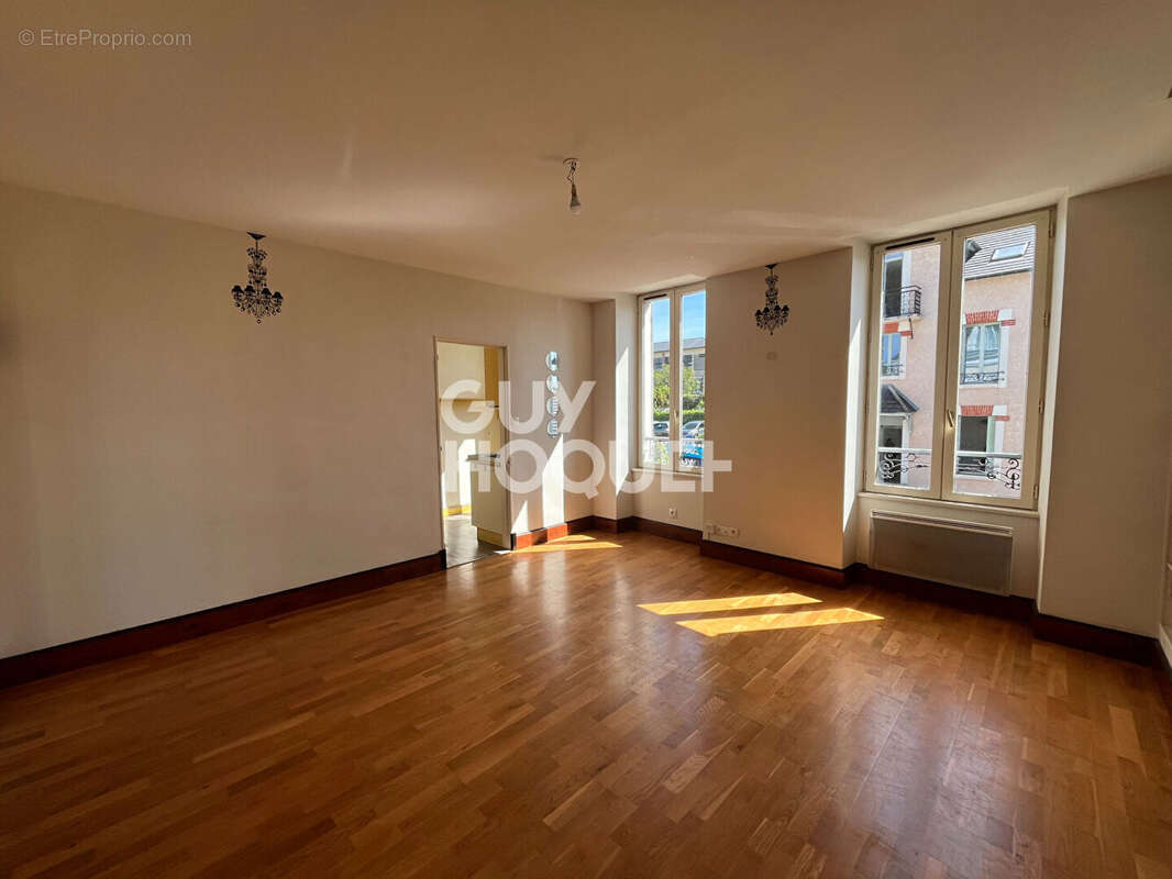 Appartement à MONETEAU