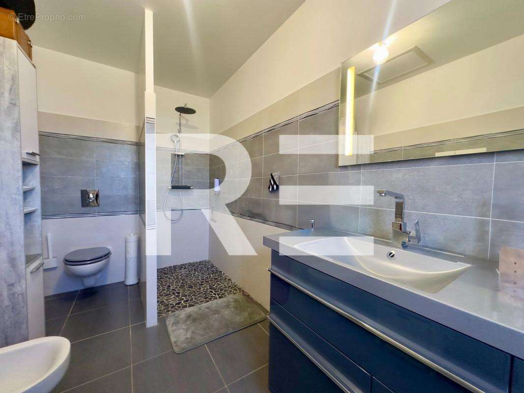 Maison à BELLEGARDE