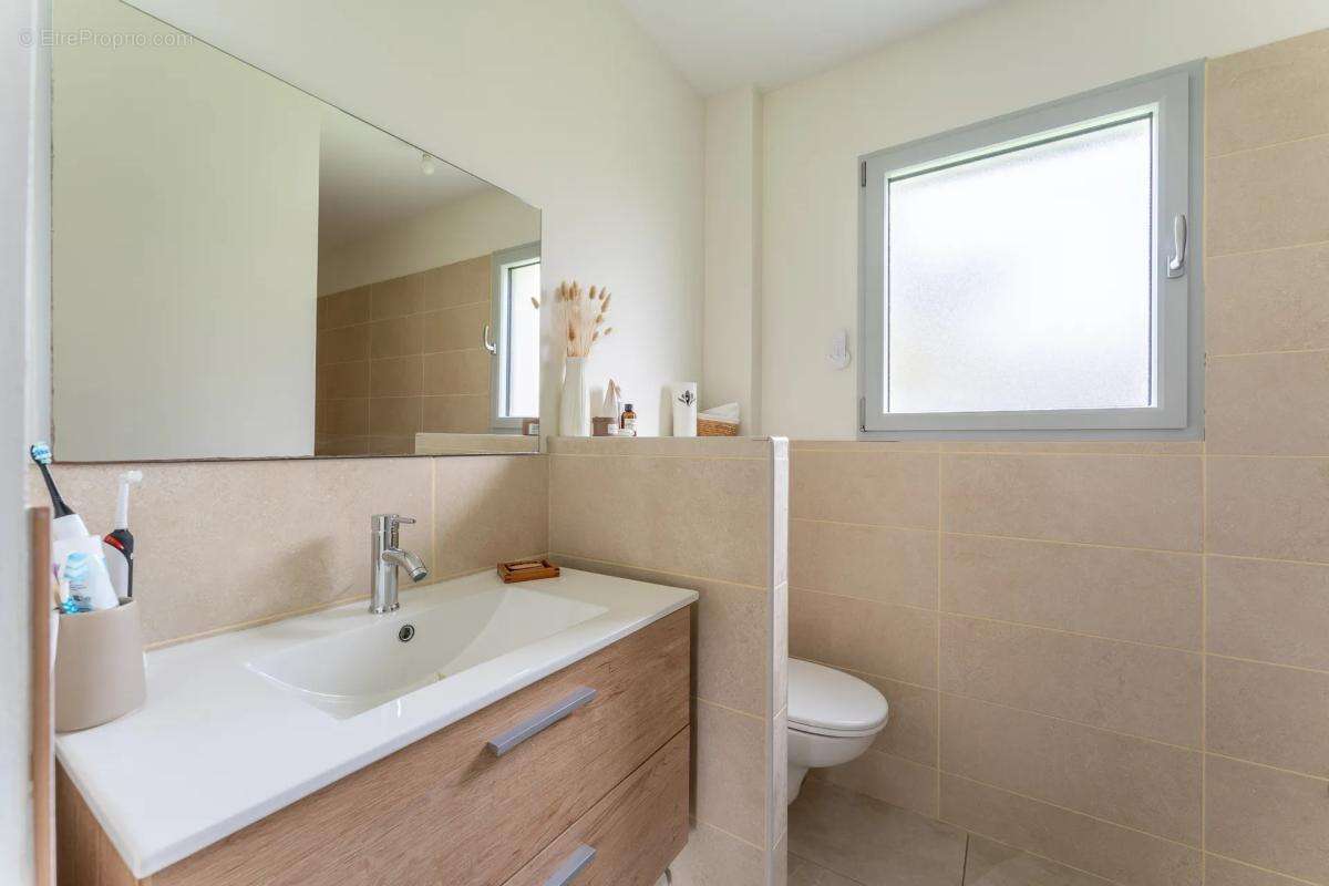 Maison à CAMBLANES-ET-MEYNAC