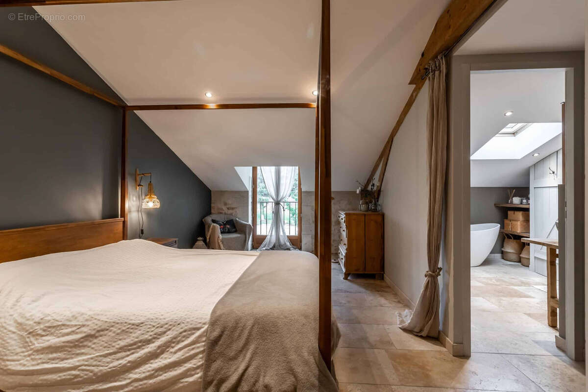 Estate with house, gite, events venue, land and pool - photo 21