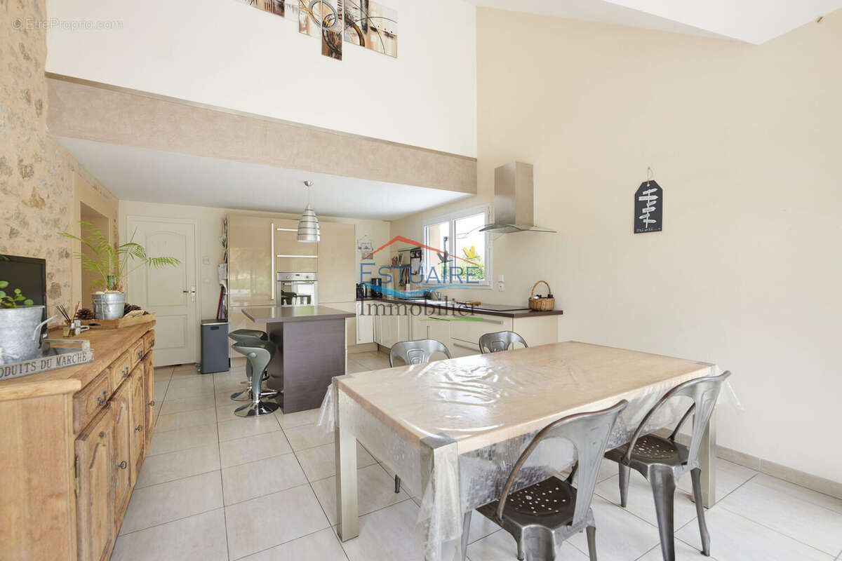 Maison à LA CHAPELLE-LAUNAY