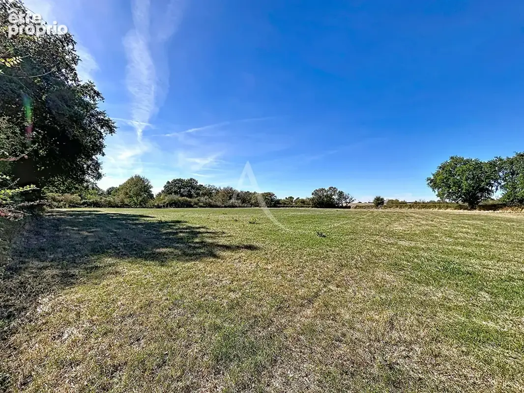 Montilliers - Longère avec dépendances sur plus de 5,5 hectares, sans voisinage - photo 17