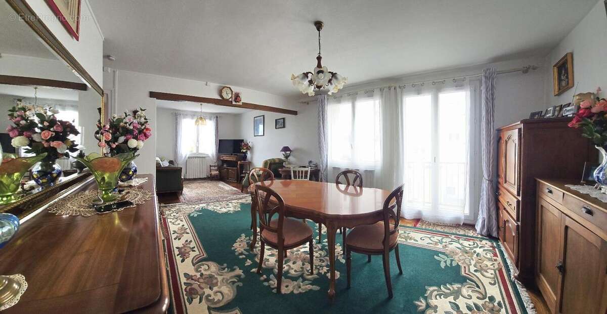 Appartement à LUCE