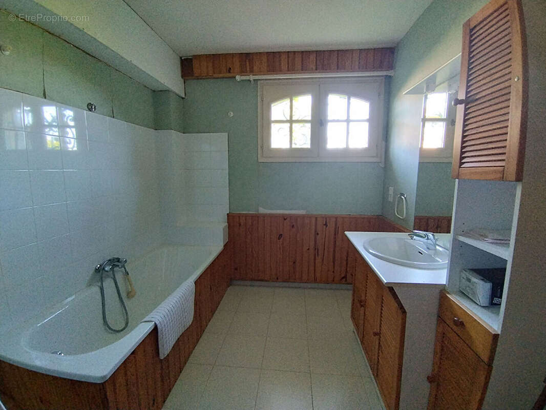 Spacieuse maison de construction traditionnelle - photo 12