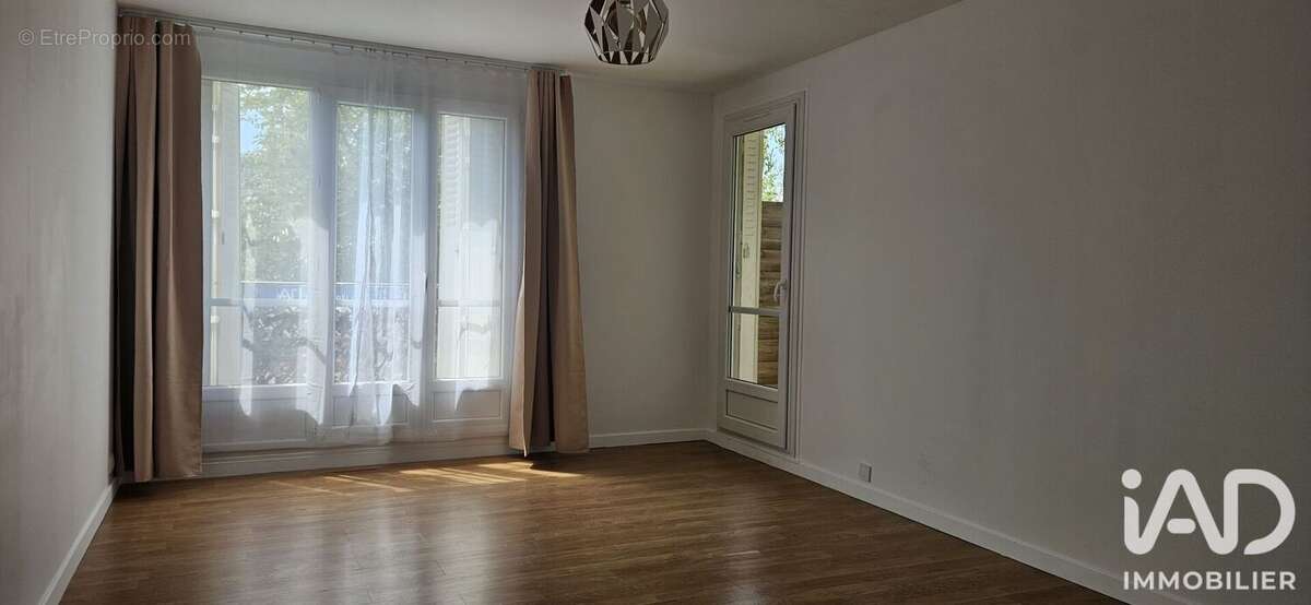 Photo 2 - Appartement à LES ULIS