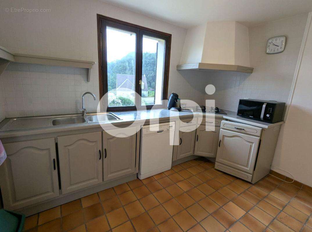 Maison 104 m², 4 chambres, et son jardin de 1329 m², a vendre a cuise-la-motte (60350) - - photo 3