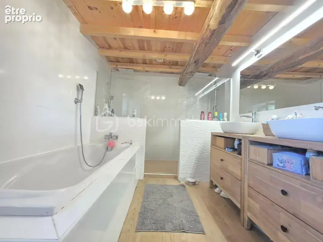 Maison de village en pierre - 4 chambres- 145 m²- jardin- grange - photo 17