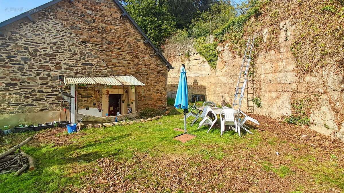 Maison à SAINT-MALO-DE-PHILY