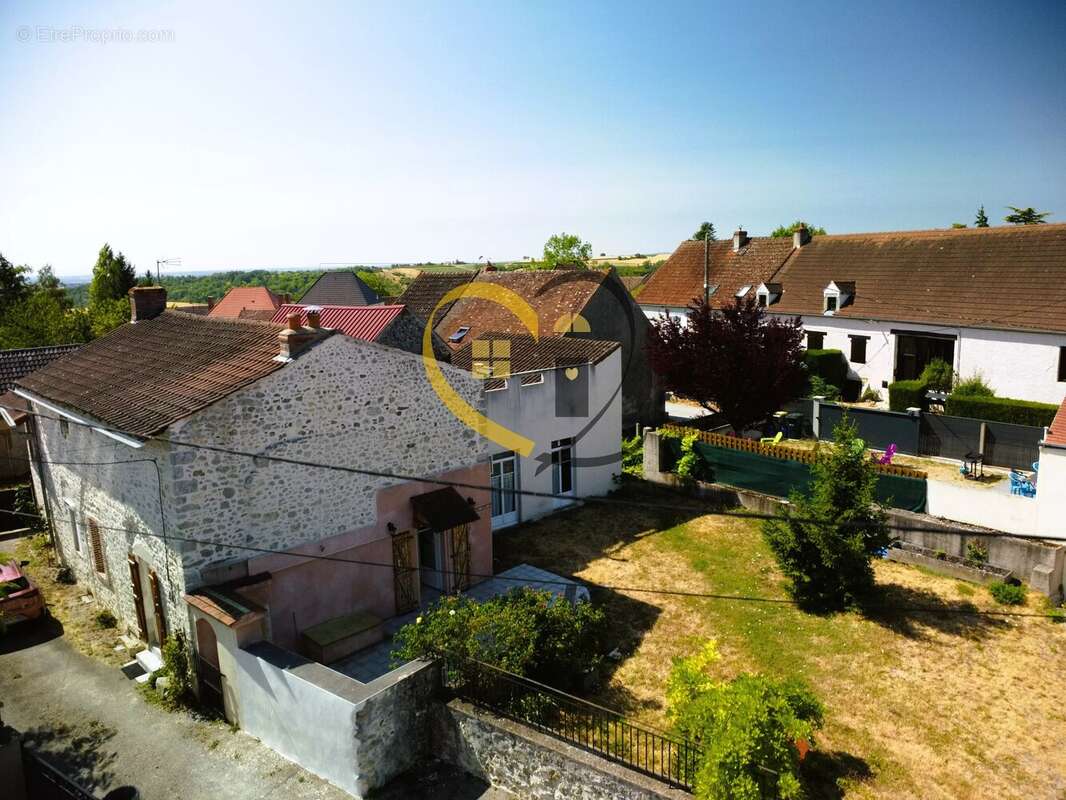 Maison de village en pierre - 124 m² - 4 chambres - terrain 2100 m² - photo 22