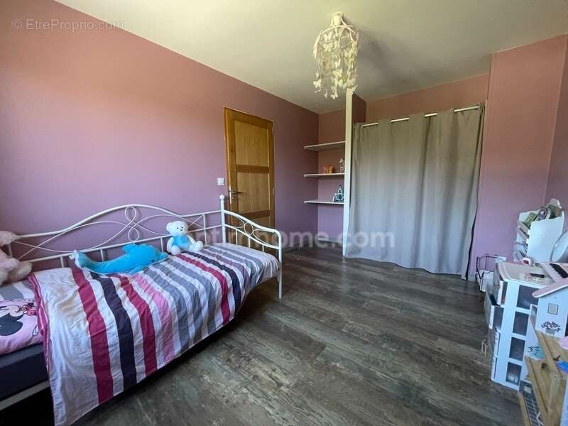 Maison à SAINT-ETIENNE-DE-FURSAC