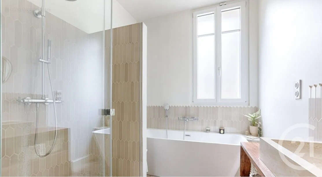 Appartement 94 m² à Saint-Maur-Des-Fosses  - photo 5