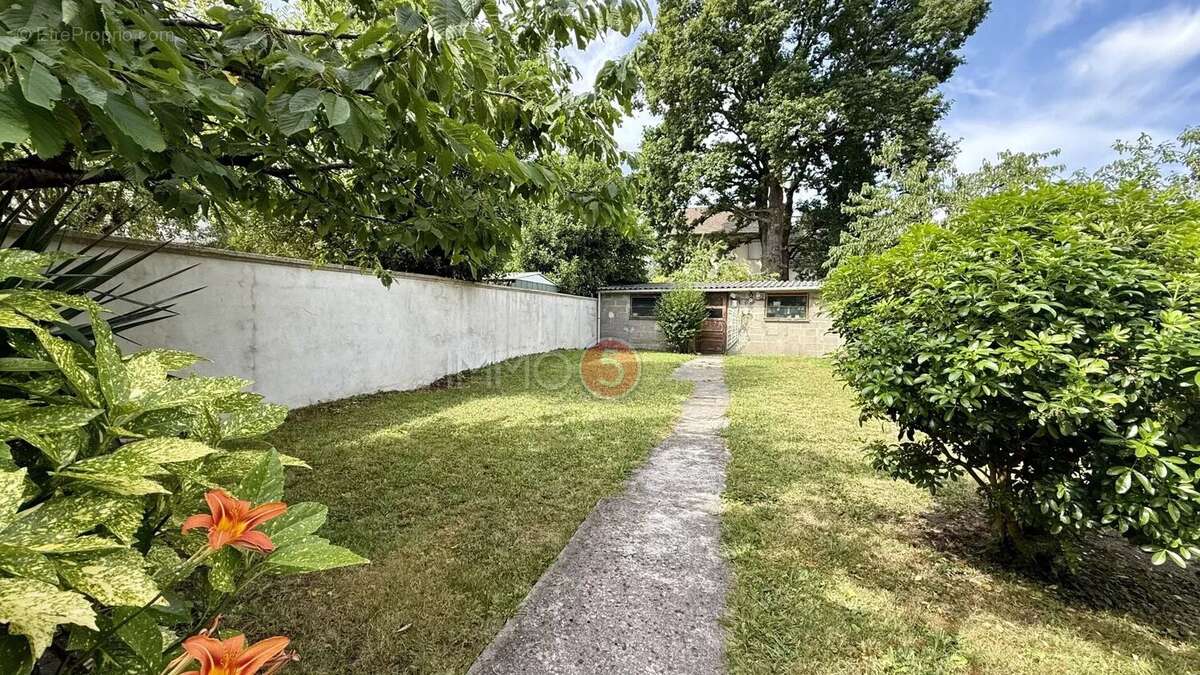 Maison à LIVRY-GARGAN