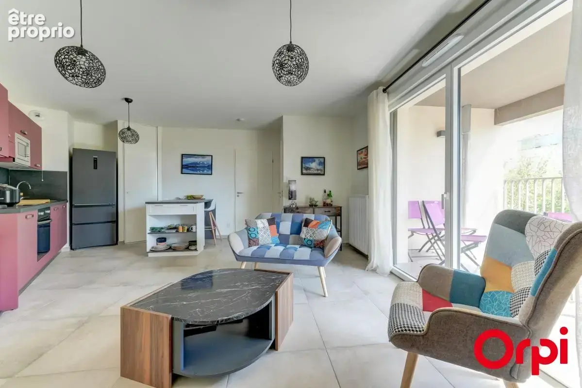 Appartement T2 de 40 m2 avec balcon et garage  À Vendre - photo 2