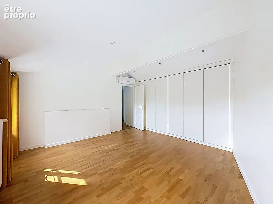 Dardilly, coup de coeur alliant charme de l'ancien, rénovation de qualité et piscine - photo 10