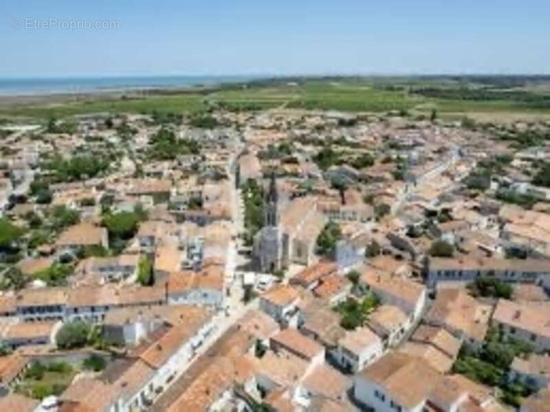Appartement à LA FLOTTE