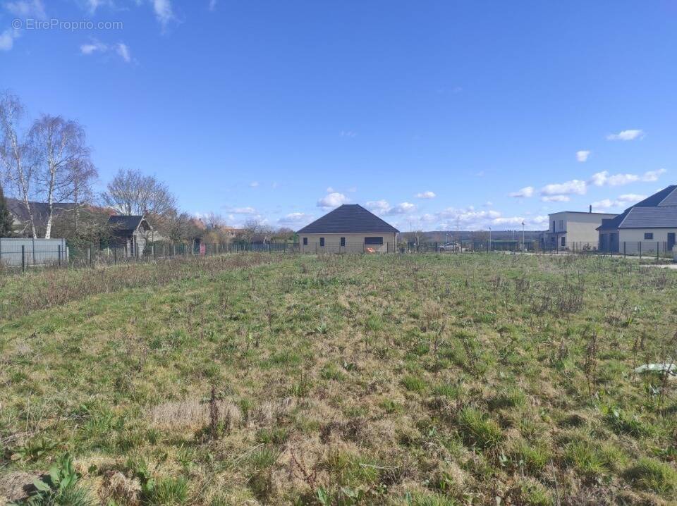 Terrain à TOURVILLE-LA-RIVIERE