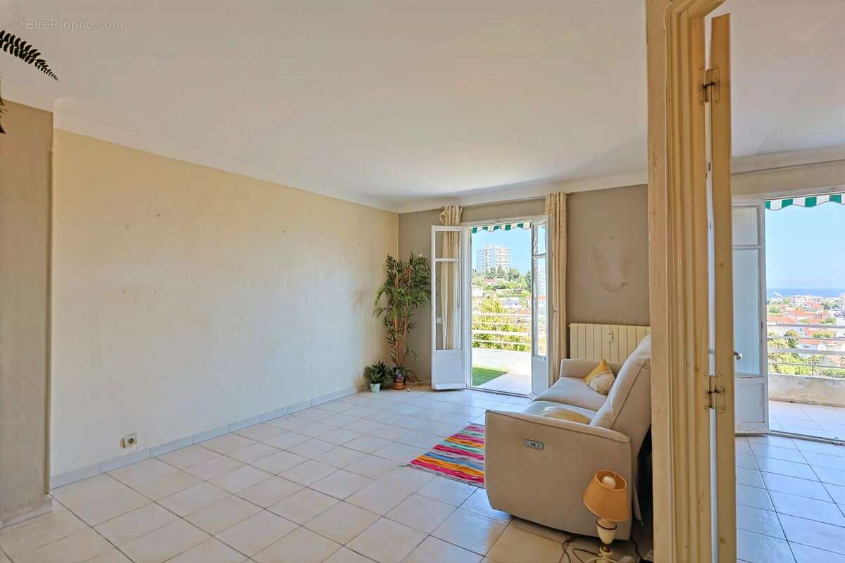 Antibes – Vue Mer Exceptionnelle  3 Pièces 58 m² Traversant - photo 3
