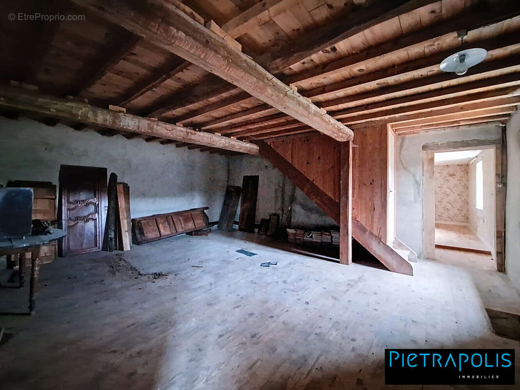 Maison 149 m² à Saint-Racho  - photo 7