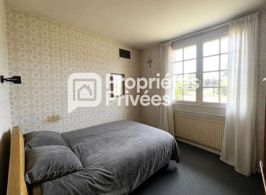 Maison de 205 m² avec logement indépendant et potentiel professionnel ? Centre de Bazas - photo 5
