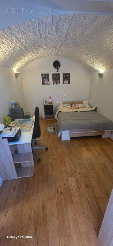Appartement à PEILLE