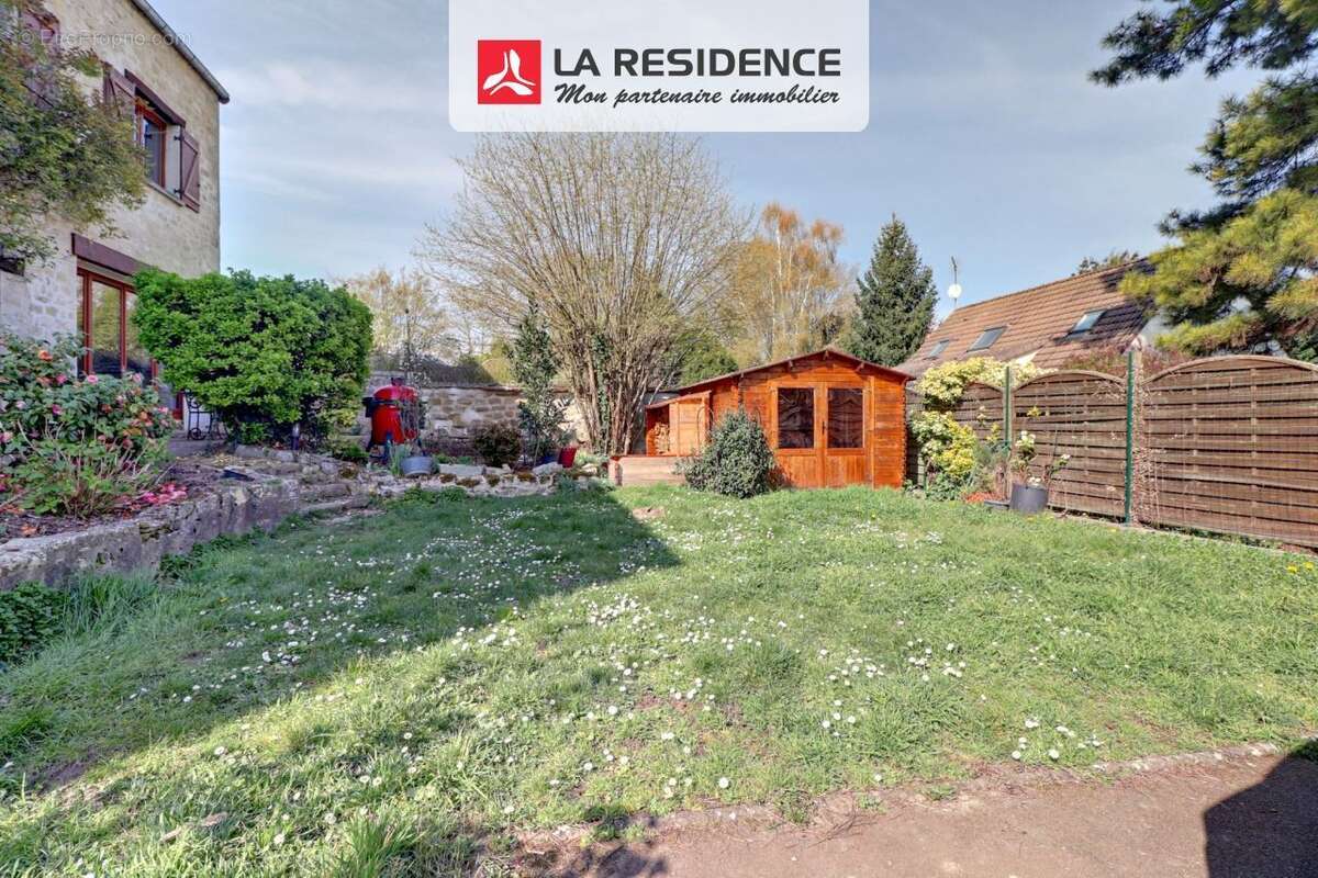 Maison à MAURECOURT