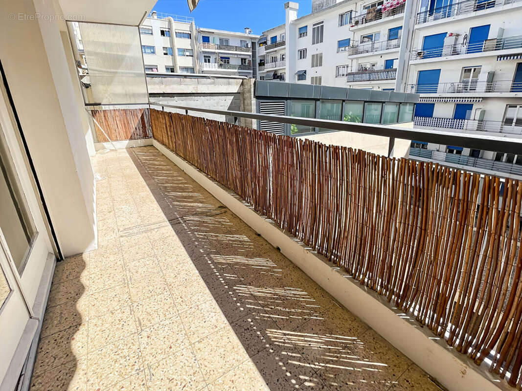 Appartement à LE CANNET