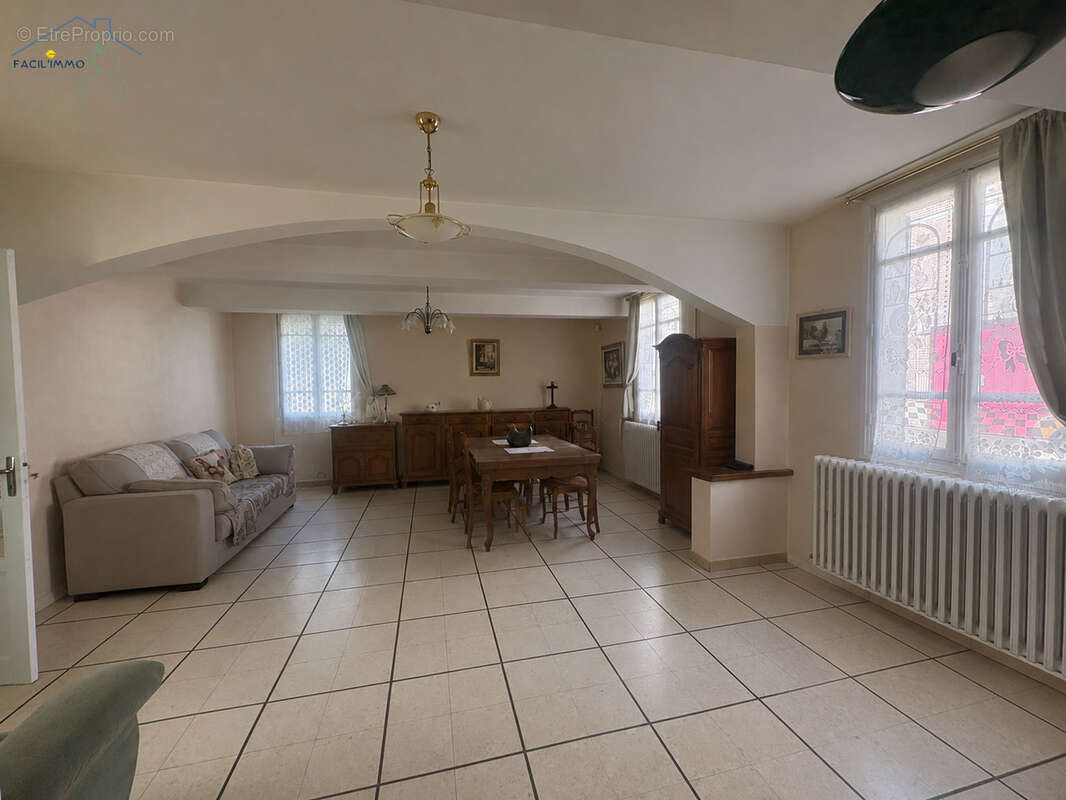 Maison à FLIXECOURT