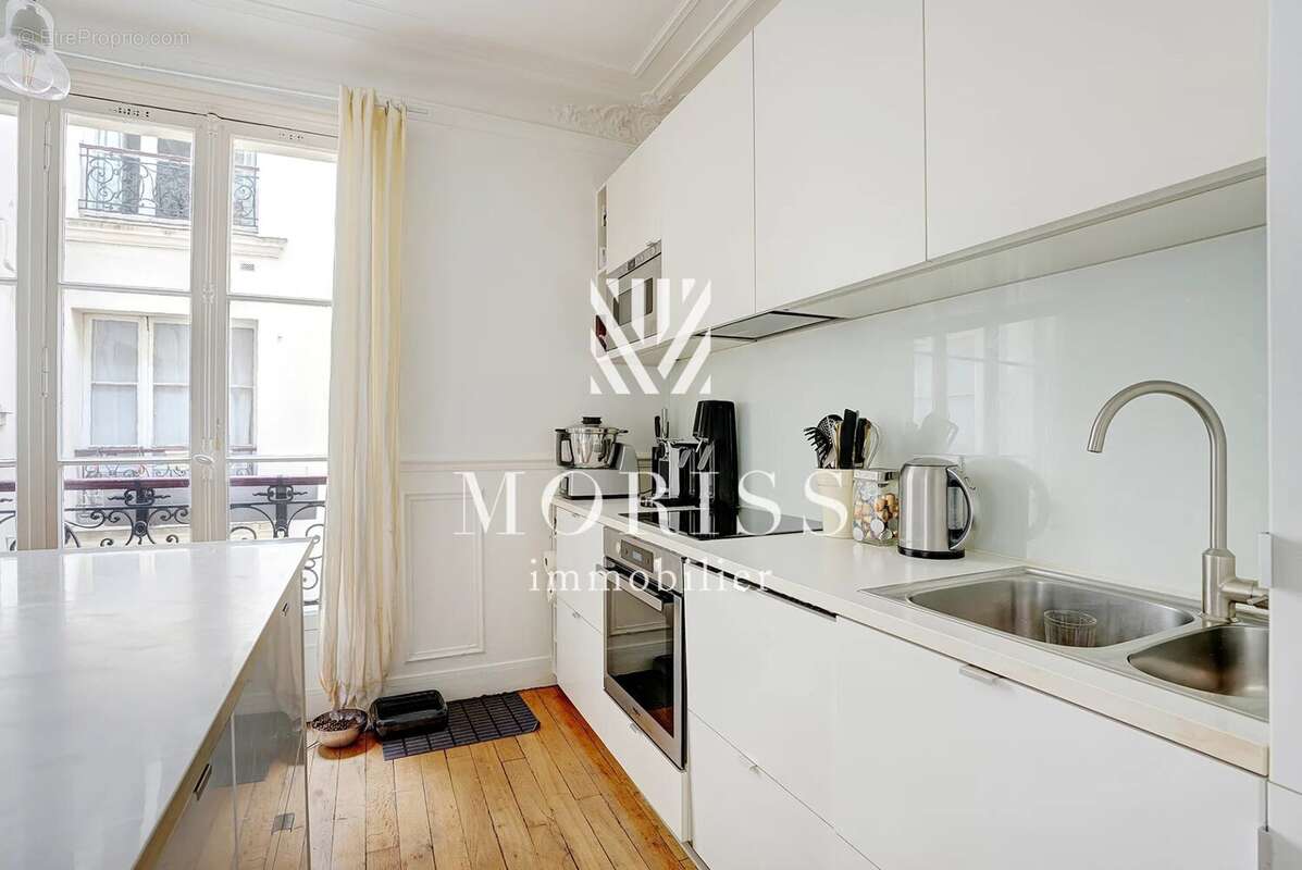 Appartement à PARIS-17E