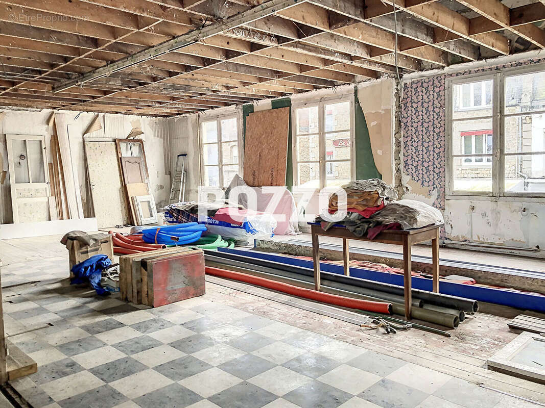 A Vendre - Pontorson - Immeuble 450 m² - centre-ville - photo 9
