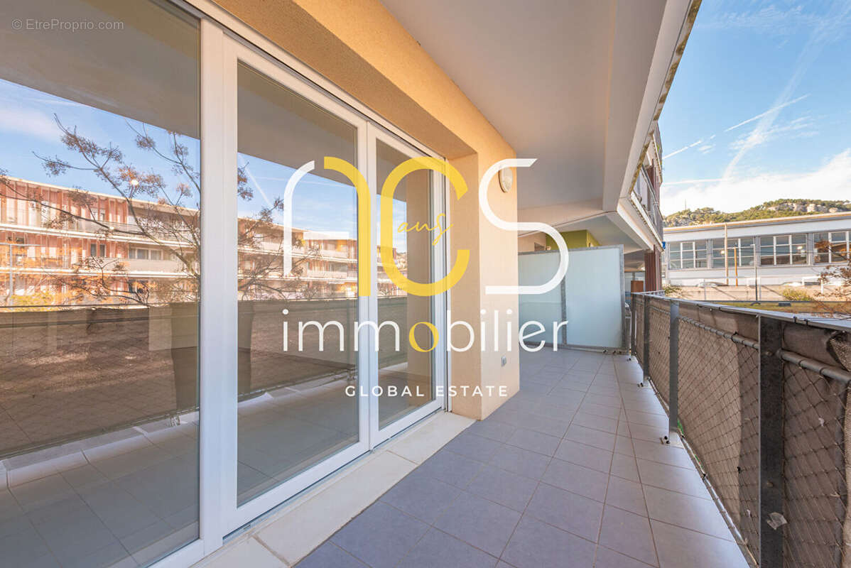 Appartement à CHATEAUNEUF-LES-MARTIGUES