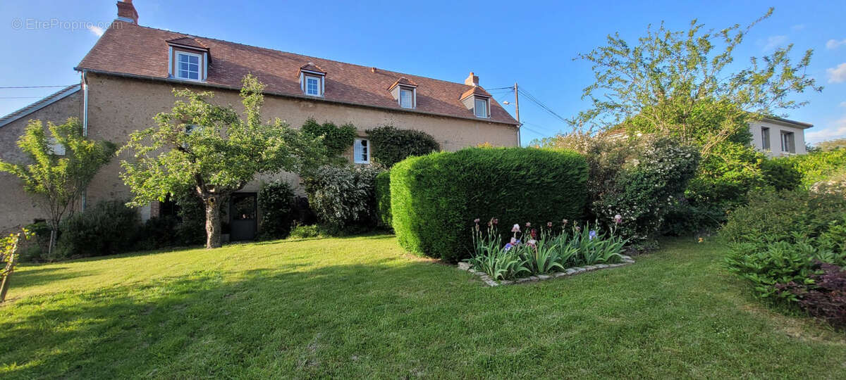Aux portes de Decize, somptueuse maison du 19ème - photo 2
