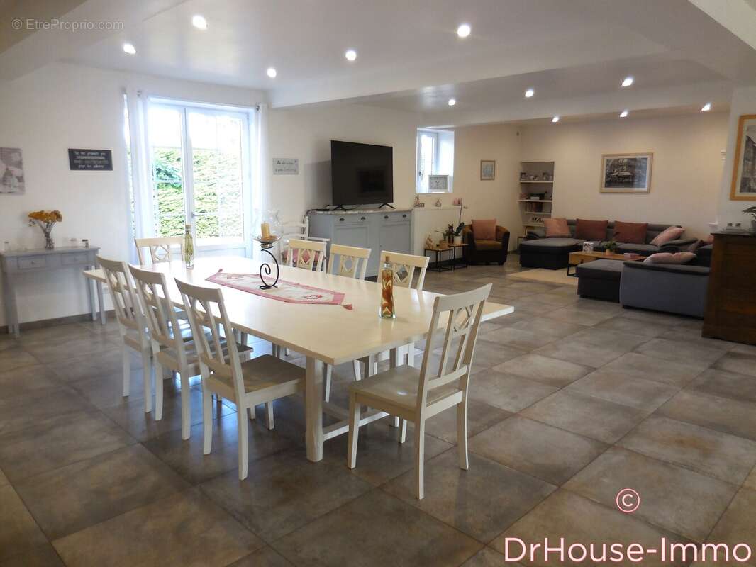 Maison à SAINTE-RADEGONDE